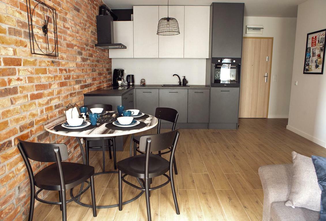Concept Red Apartment Cracovie Extérieur photo